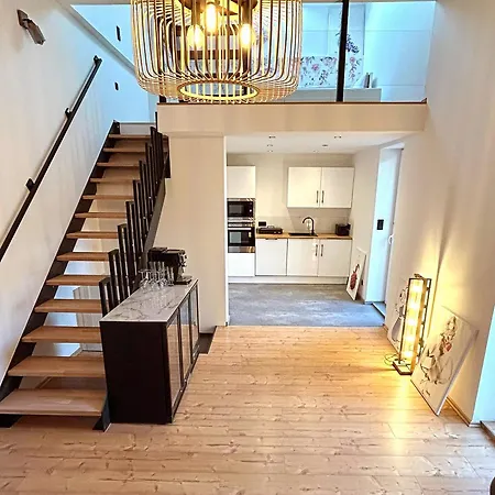 Bright And Modern Loft Retreat Apartman *