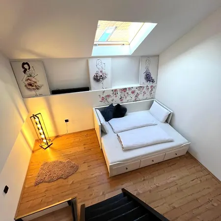 Bright And Modern Loft Retreat Apartman *